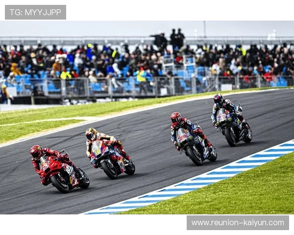 MotoGP赛季最新动态：顶级车手争夺激烈，赛事变化引发热议