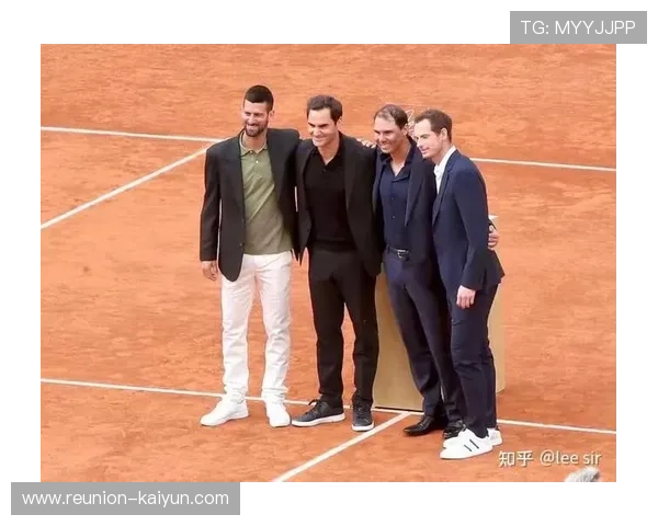 费德勒宣布退役后首次公开亮相 与纳达尔、德约科维奇合影引热议