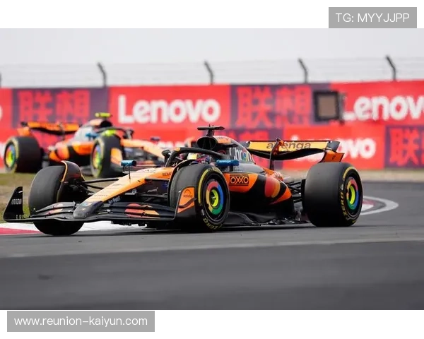 F1赛季精彩回顾：车队排名变化引发激烈讨论与争议