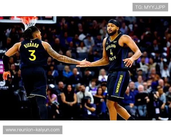 国王队阵容调整与战绩起伏交织季后赛前景再添悬念与挑战 国王队阵容调整与战绩起伏交织季后赛前景再添悬念与挑战