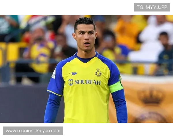 C罗加盟沙特豪门再度震惊足坛 打破多项转会纪录助力阿尔纳赛尔再创辉煌